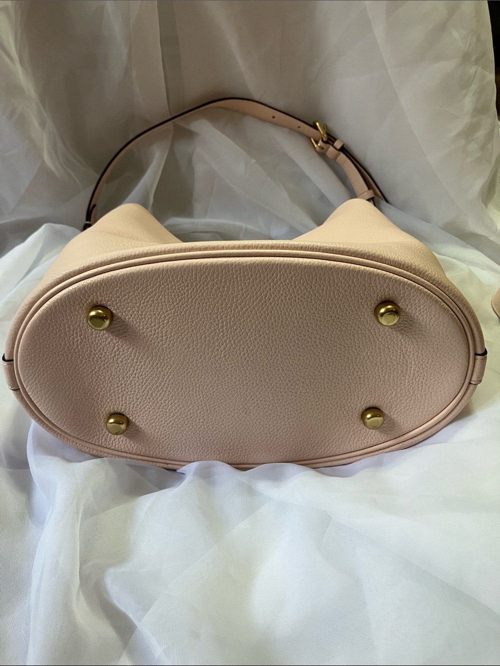 Willow Soft Bucket Bag - Picture 5 of 16